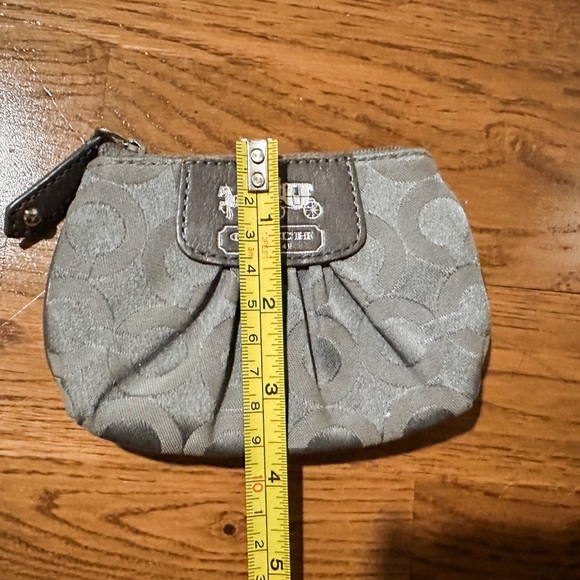 Coach Signature C Print Light Gray Coin Purse with Keyring and Storage Pouch - Picture 8 of 16